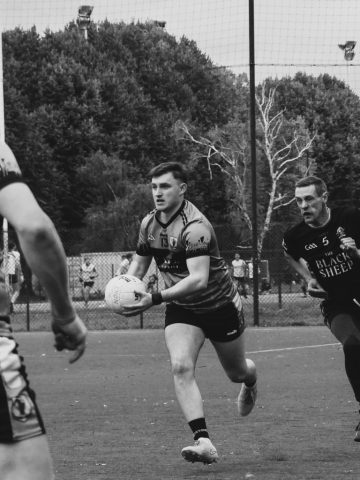 1000044879